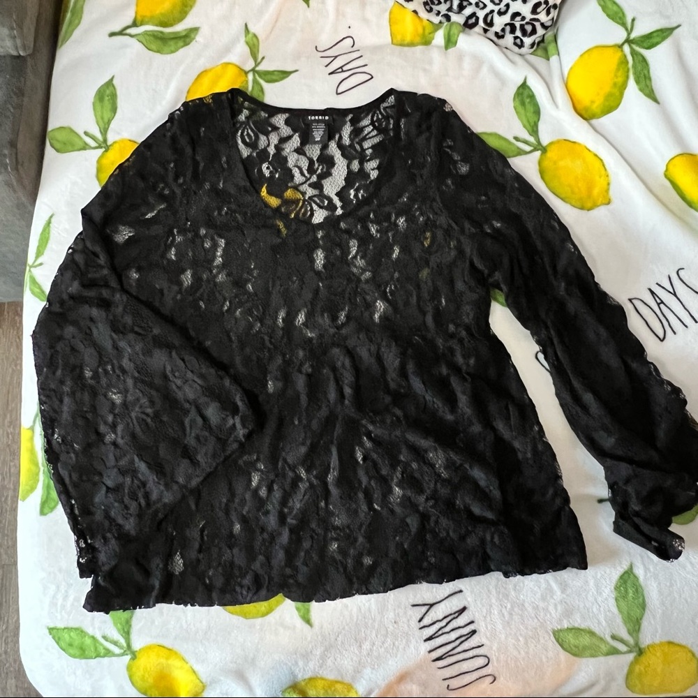torrid 00 black lace bell sleeve blouse